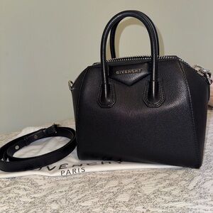Givenchy Mini Antigona -Grained Leather